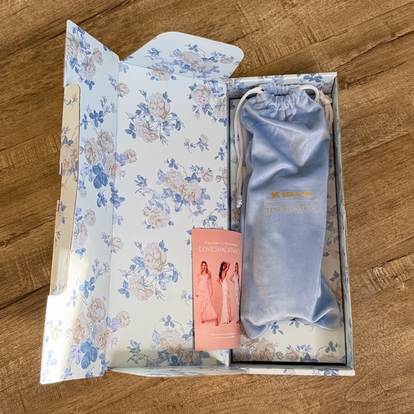 Stanley Loveshackfancy Floral Water bottle and Box - Blue and Cream 12 oz - Picture 4 of 12